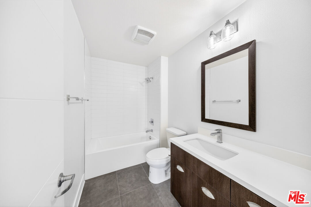 2980 Ripple Place, Unit 206 Los Angeles, CA 90039 - Photo 24 of 46