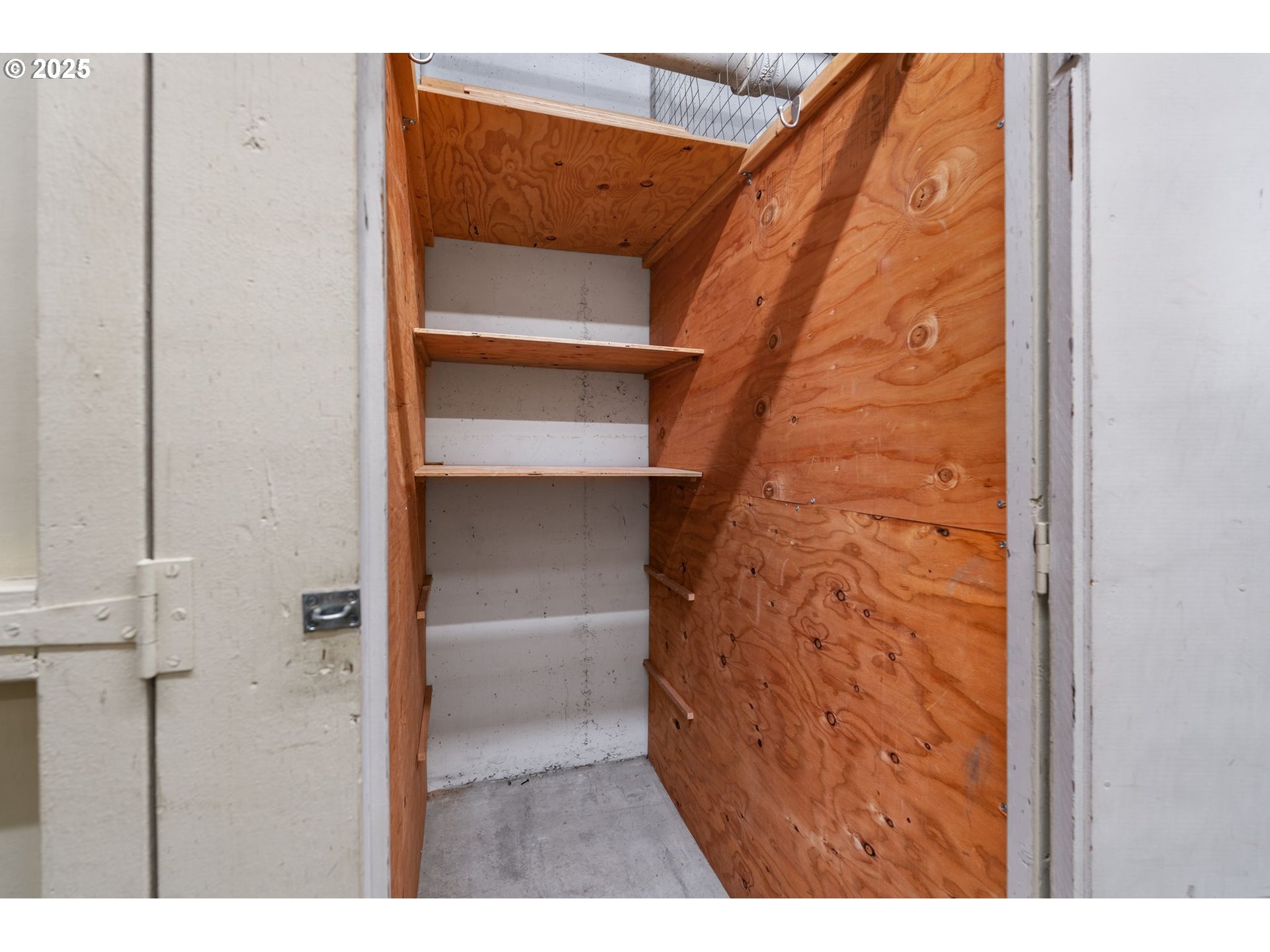 255 Southwest Harrison Street, Unit 22A Portland, OR 97201 - Photo 23 of 34 Laundry