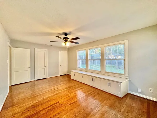 $2,575 | 5511 Longview Street, Dallas, TX 75206