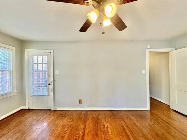 $2,575 | 5511 Longview Street, Dallas, TX 75206