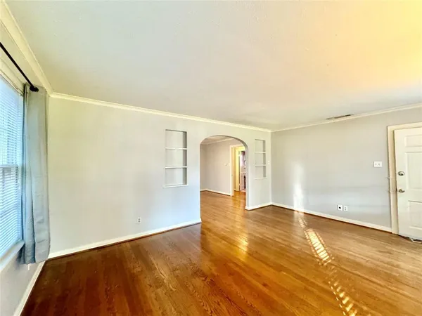 $2,575 | 5511 Longview Street, Dallas, TX 75206