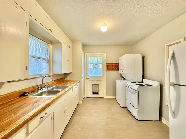 $2,575 | 5511 Longview Street, Dallas, TX 75206