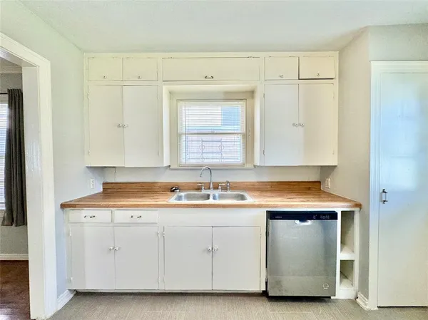 $2,575 | 5511 Longview Street, Dallas, TX 75206