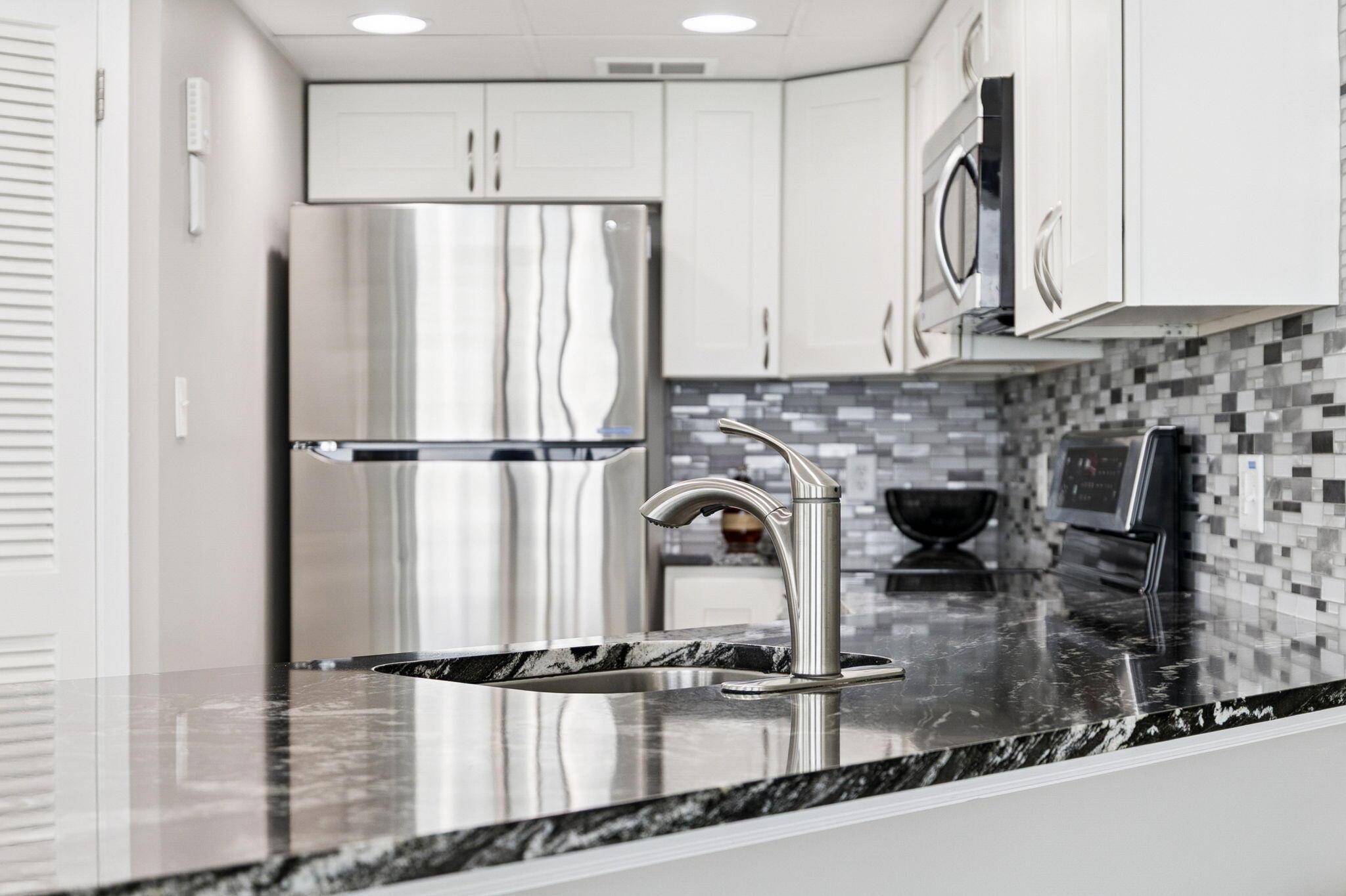 17155 Front Beach Road, Unit E501 Panama City Beach, FL 32413 - Photo 13 of 48 Kitchen