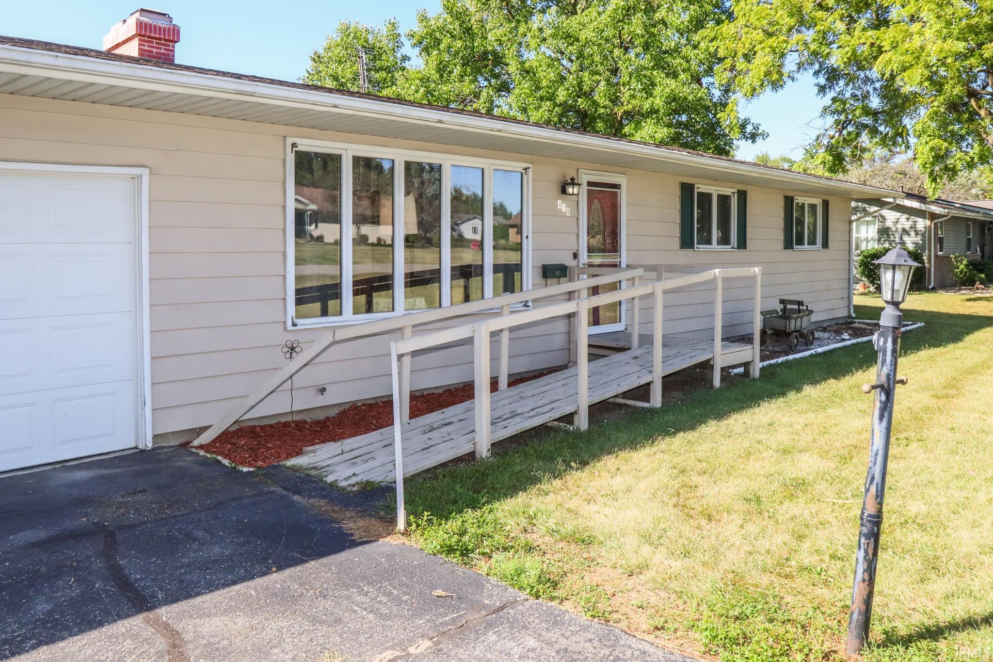 419 West Roe Street Ossian, IN 46777 - Photo 2 of 16 Gallery Image 2
