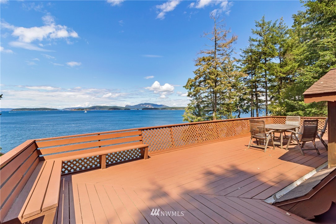 79 Washington Way Friday Harbor, WA 98250 - Photo 2 of 30