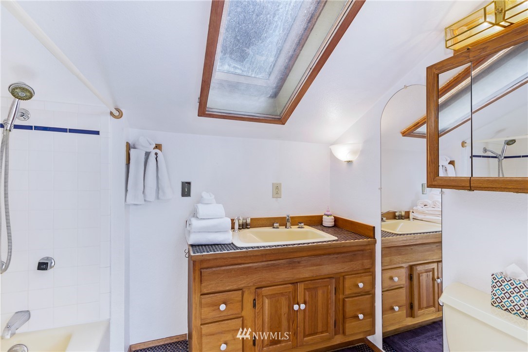79 Washington Way Friday Harbor, WA 98250 - Photo 11 of 30