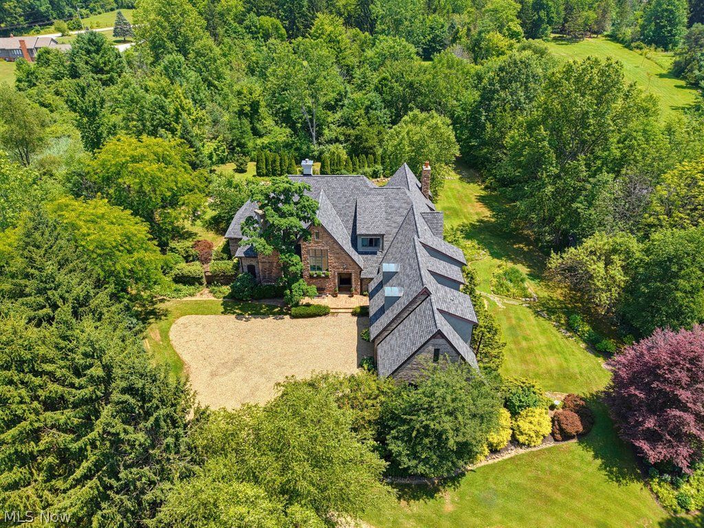 135 West Hines Hill Road Hudson, OH 44236 - Photo 4 of 49