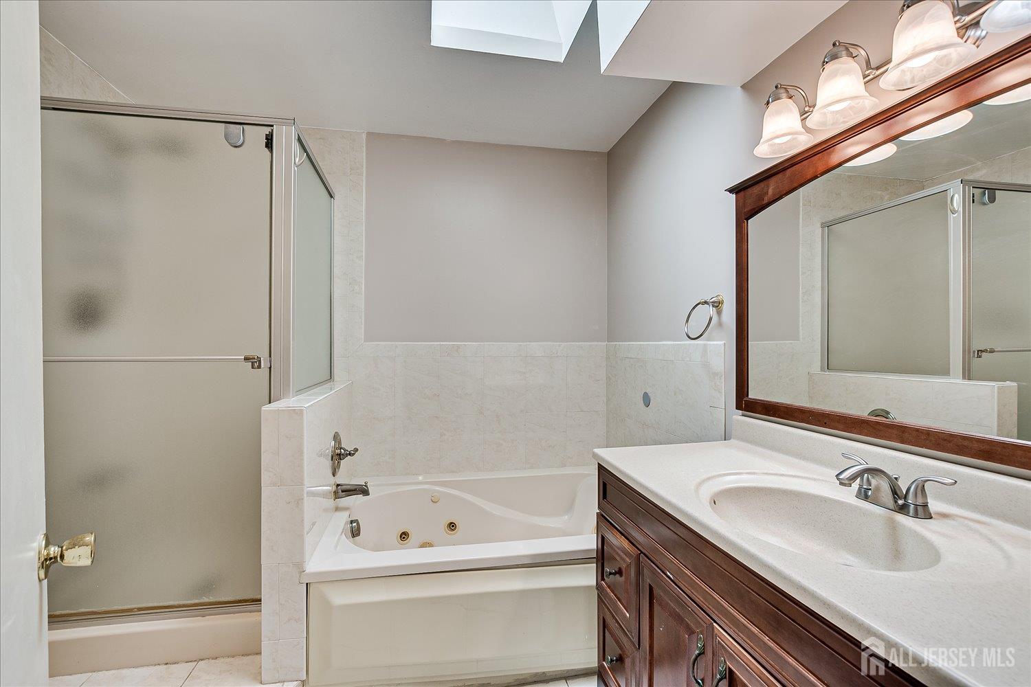 3902 Springbrook Drive Edison, NJ 08820 - Photo 33 of 45 Gallery Image 33
