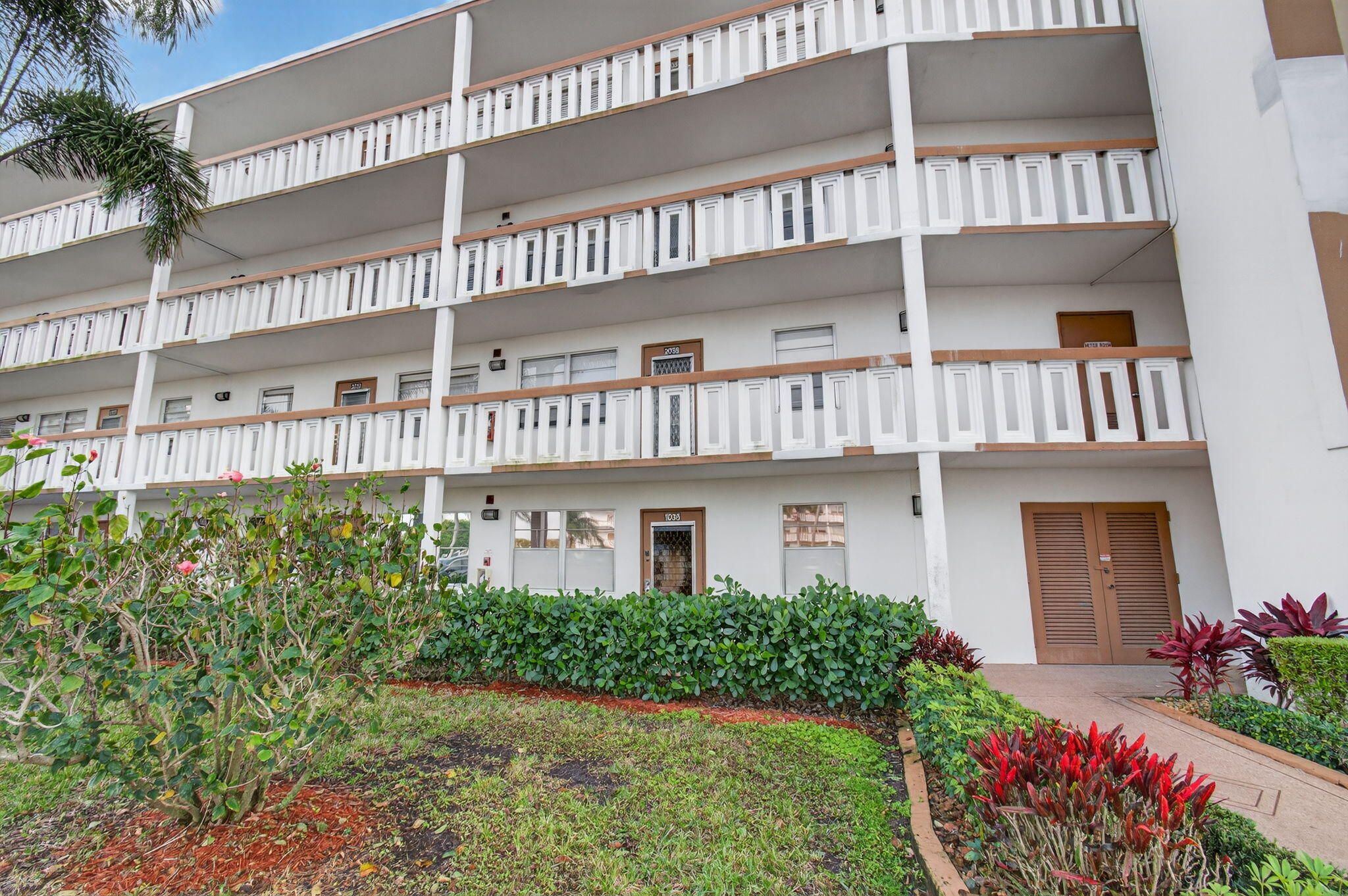 2035 Cornwall East Boca Raton, FL 33434 - Photo 55 of 105 6-web-or-mls-DSC_9545