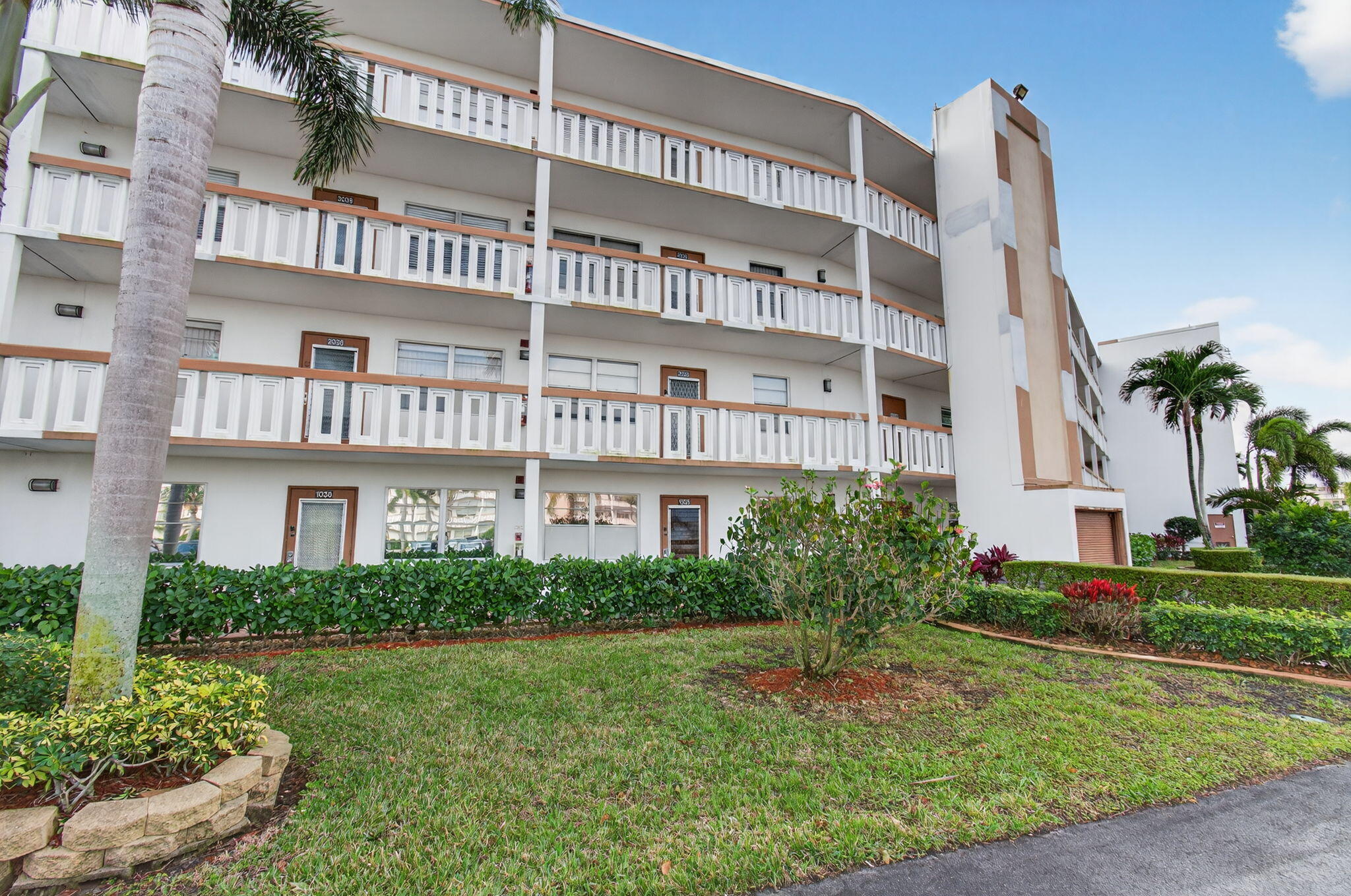 2035 Cornwall East Boca Raton, FL 33434 - Photo 67 of 105 3-web-or-mls-DSC_9540