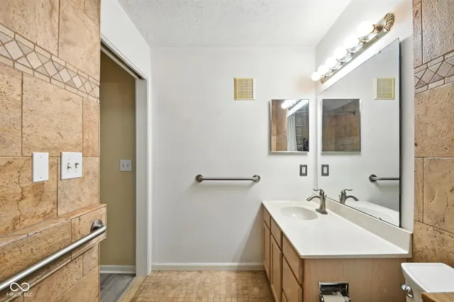 $230,000 | 12598 Tennyson Lane, Unit 102, Carmel, IN 46032