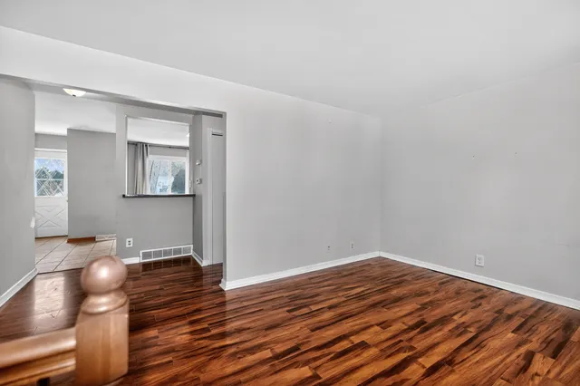 $224,900 | 228 Wolf Drive, Unit 3, Dousman, WI 53118