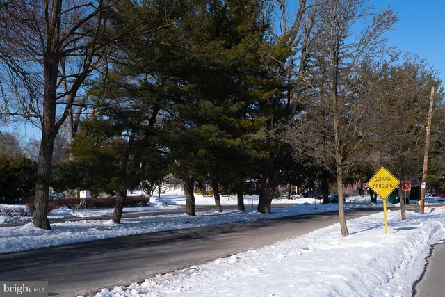 $3,000 | 227 East Hathaway Lane, Havertown, PA 19083