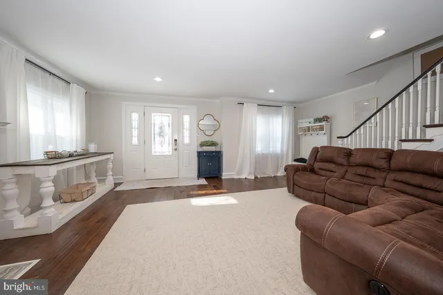 $3,000 | 227 East Hathaway Lane, Havertown, PA 19083