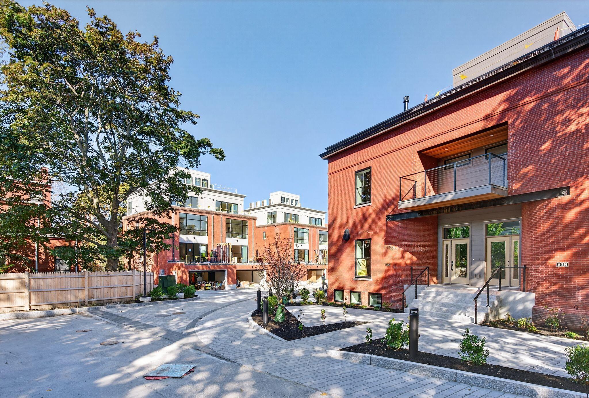 55 Carleton Street, Unit B Portland, ME 04102 - Photo 5 of 14 mls_006_DSC07457