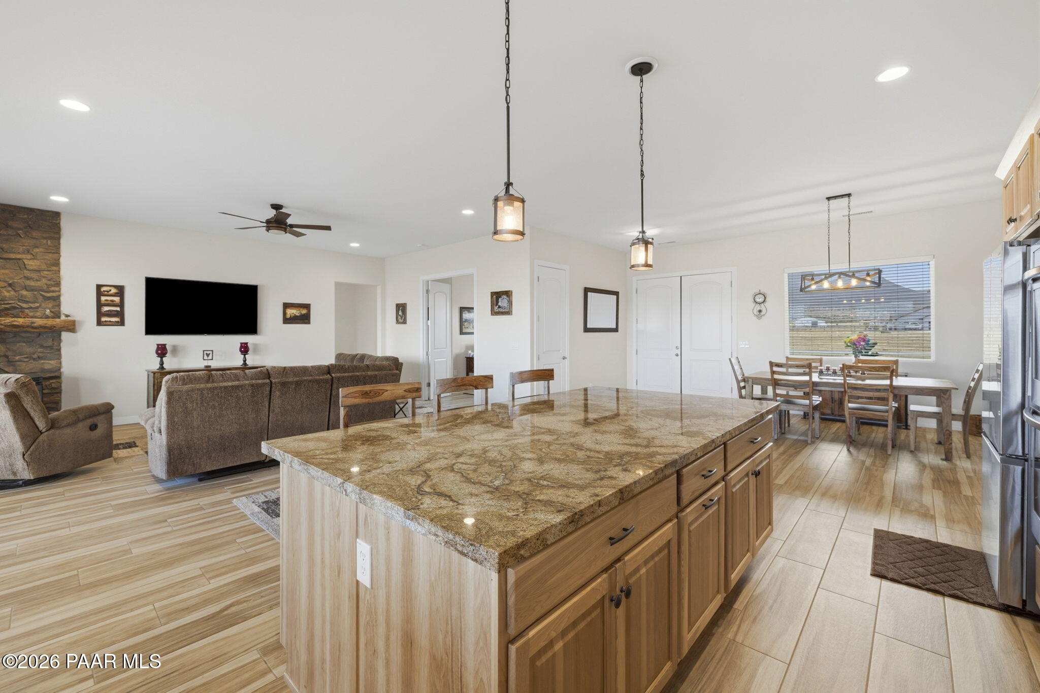 9860 North Loper Road Prescott Valley, AZ 86315 - Photo 6 of 46 15-Kitchen 3