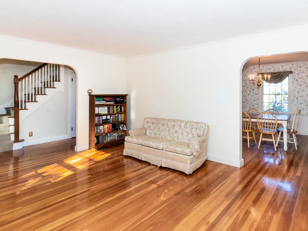 46 St Marys Road Milton, MA 02186 - Photo 4 of 27 Gallery Image 4