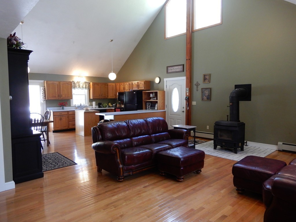 187 Oakham Road North Brookfield, MA 01535 - Photo 14 of 28