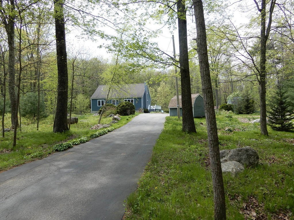 187 Oakham Road North Brookfield, MA 01535 - Photo 4 of 28