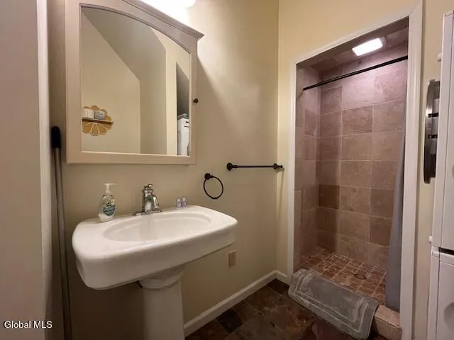 $300,000 | 5359 Highway 23, Windham, NY 12496