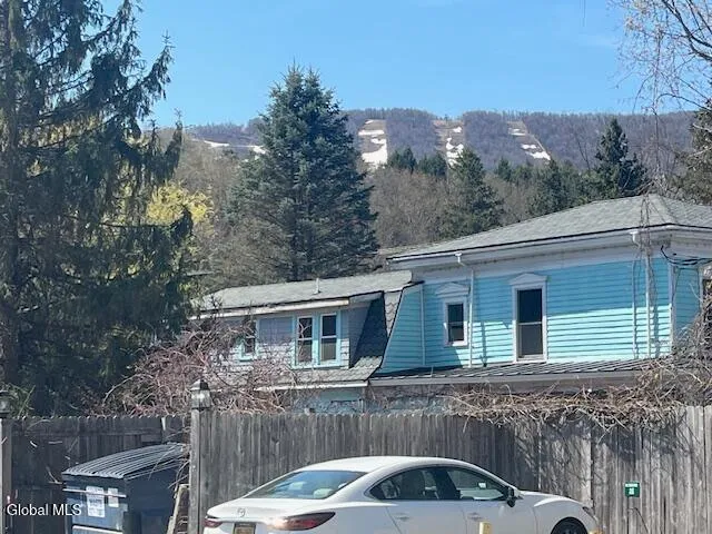 $300,000 | 5359 Highway 23, Windham, NY 12496