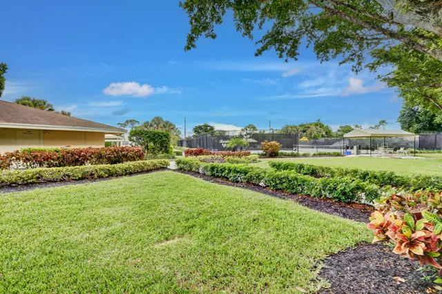 $285,000 | 1301 Northwest 23rd Lane, Delray Beach, FL 33445