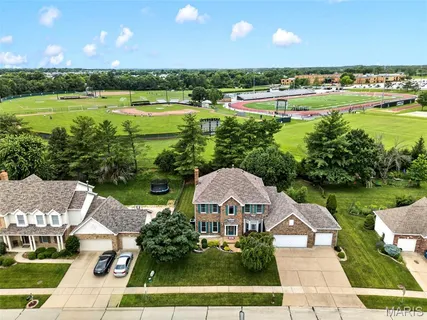 $586,500 | 16850 Westglen Farms Drive, Wildwood, MO 63011