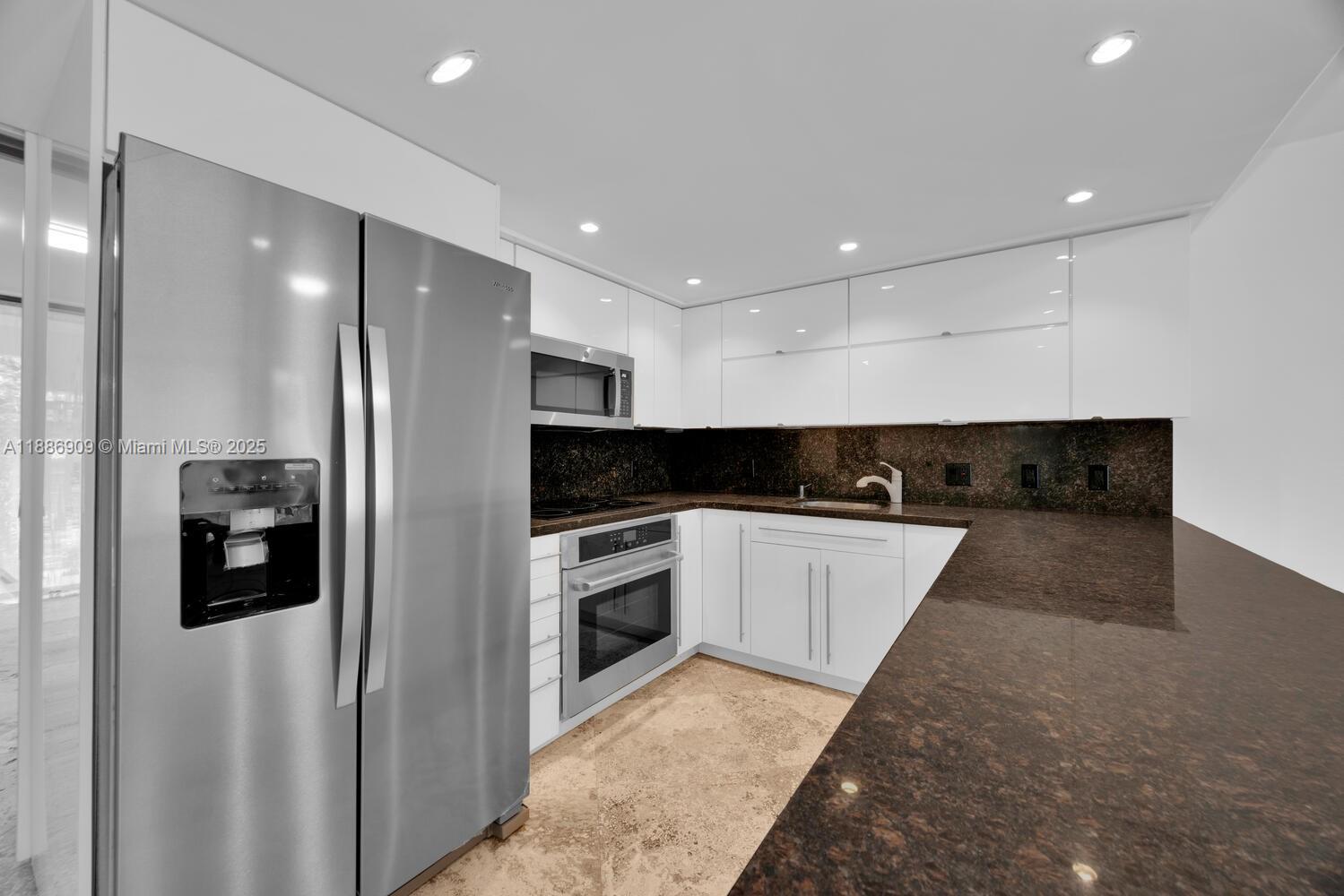 450 Grapetree Drive, Unit 313 Key Biscayne, FL 33149 - Photo 13 of 42