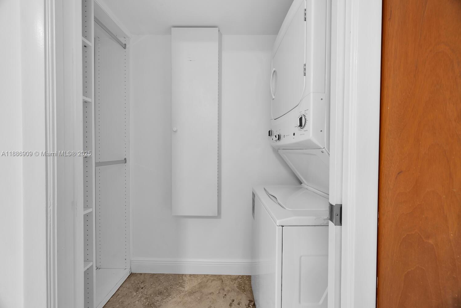 450 Grapetree Drive, Unit 313 Key Biscayne, FL 33149 - Photo 15 of 42