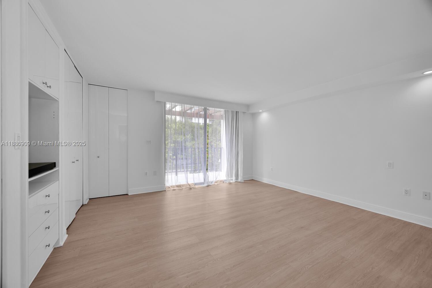 450 Grapetree Drive, Unit 313 Key Biscayne, FL 33149 - Photo 16 of 42