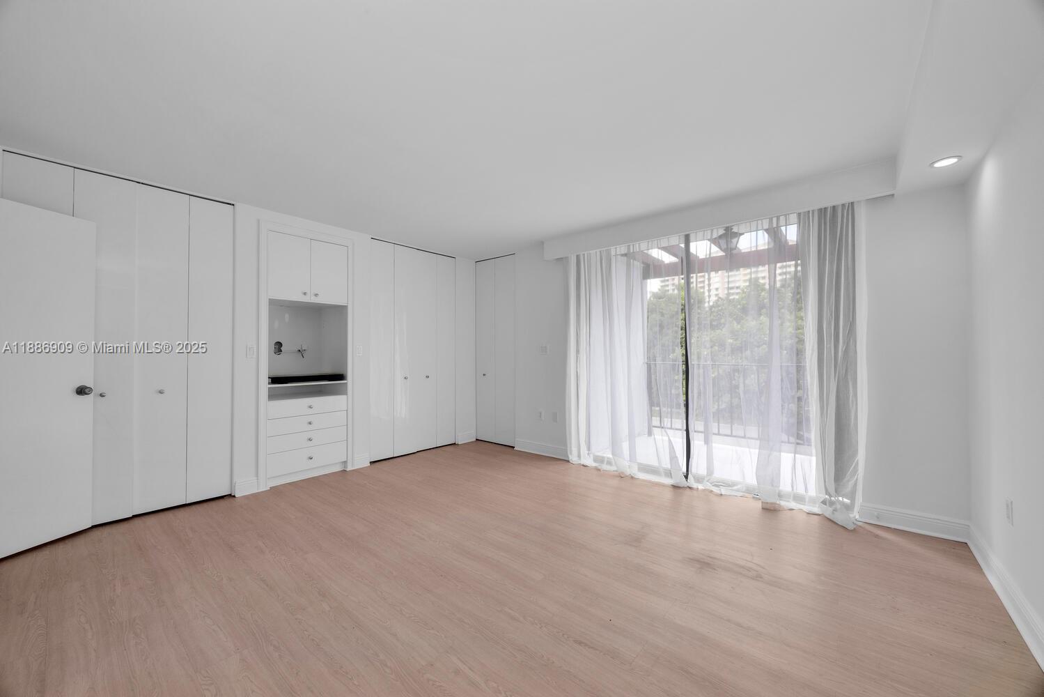 450 Grapetree Drive, Unit 313 Key Biscayne, FL 33149 - Photo 17 of 42