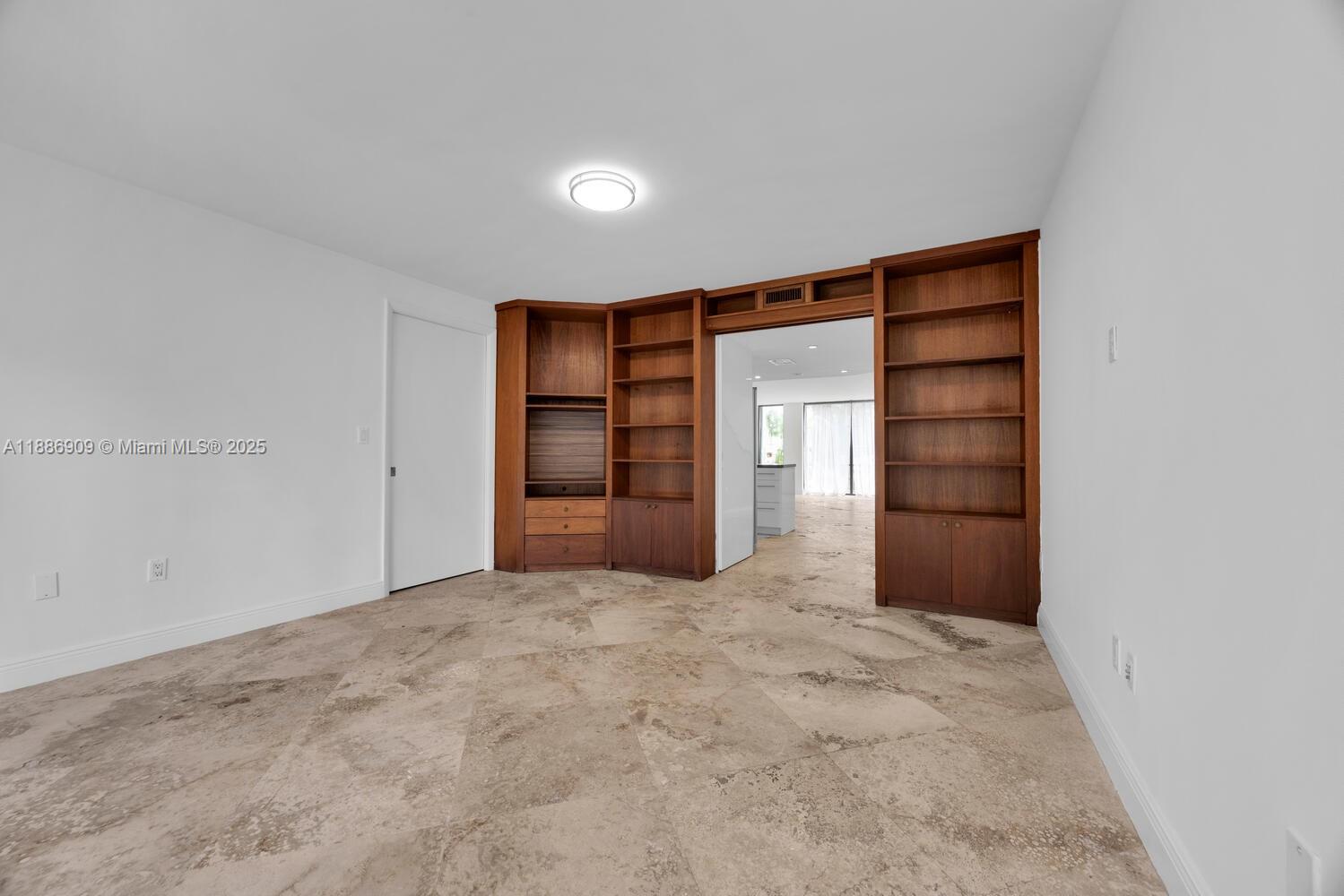 450 Grapetree Drive, Unit 313 Key Biscayne, FL 33149 - Photo 2 of 42