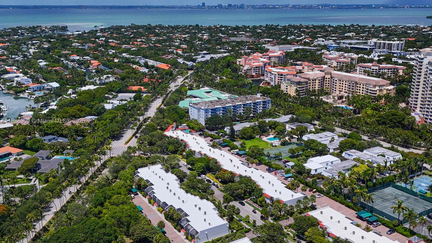 450 Grapetree Drive, Unit 313 Key Biscayne, FL 33149 - Photo 35 of 42