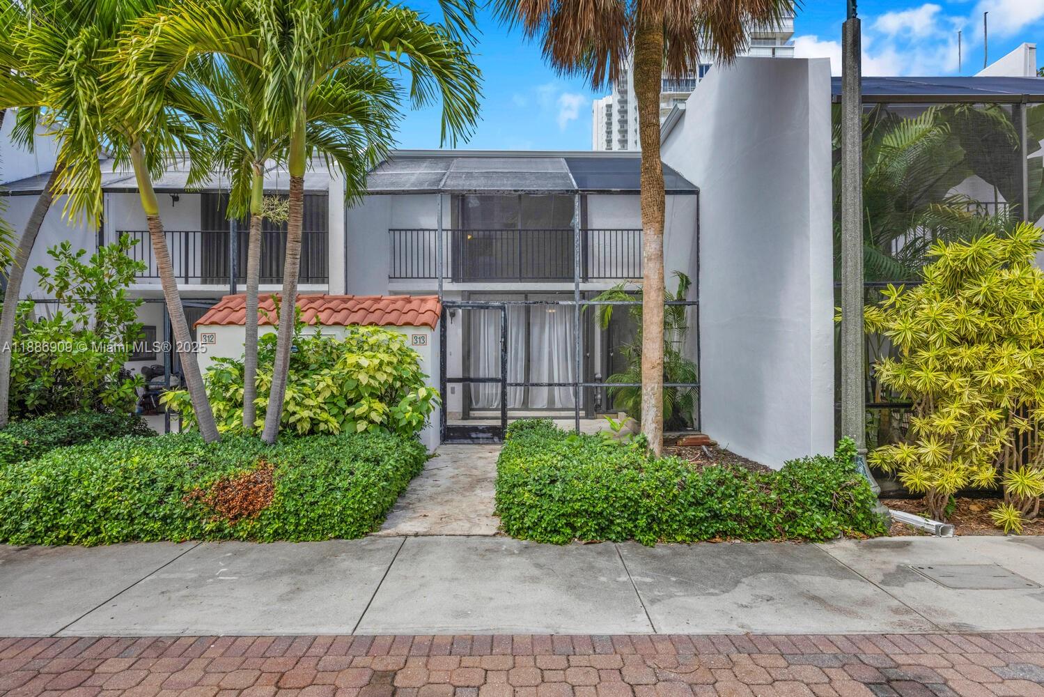 450 Grapetree Drive, Unit 313 Key Biscayne, FL 33149 - Photo 38 of 42