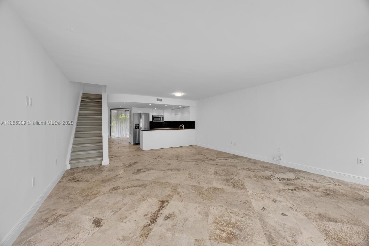 450 Grapetree Drive, Unit 313 Key Biscayne, FL 33149 - Photo 5 of 42