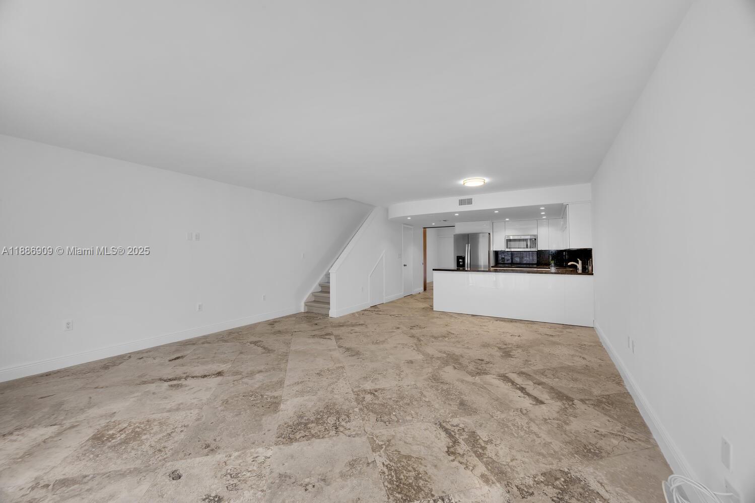 450 Grapetree Drive, Unit 313 Key Biscayne, FL 33149 - Photo 6 of 42