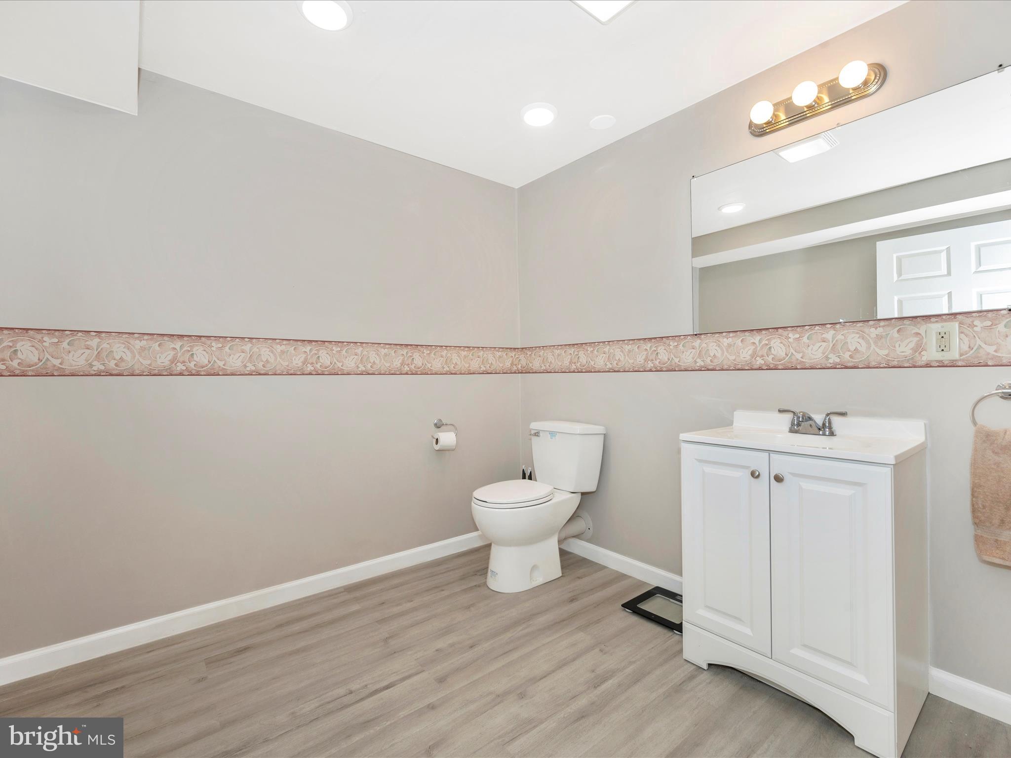 22 Rockingham Drive Keedysville, MD 21756 - Photo 36 of 46 Powder Room