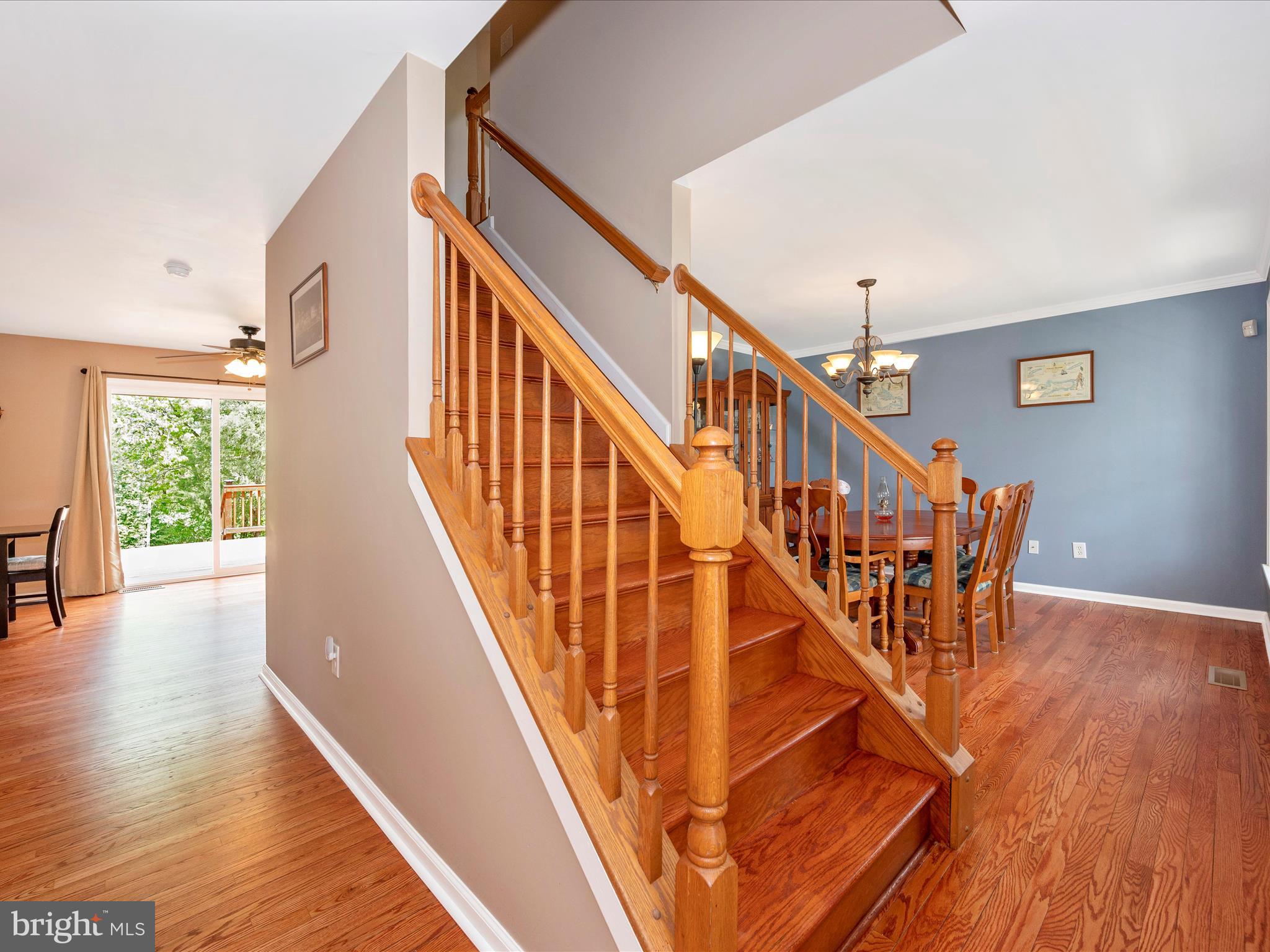 22 Rockingham Drive Keedysville, MD 21756 - Photo 4 of 46 Staircase