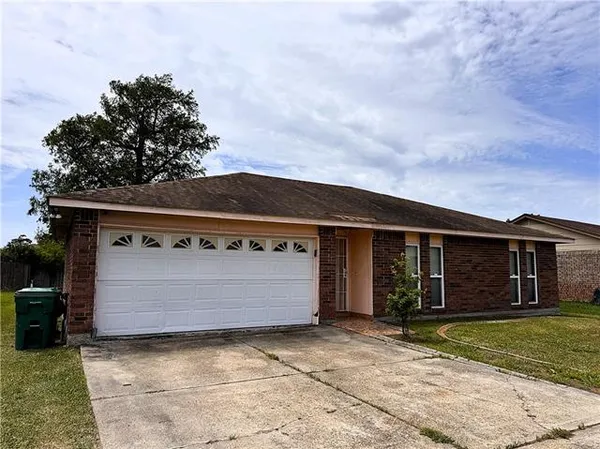 $159,900 | 2476 Paige Janette Drive, Harvey, LA 70058