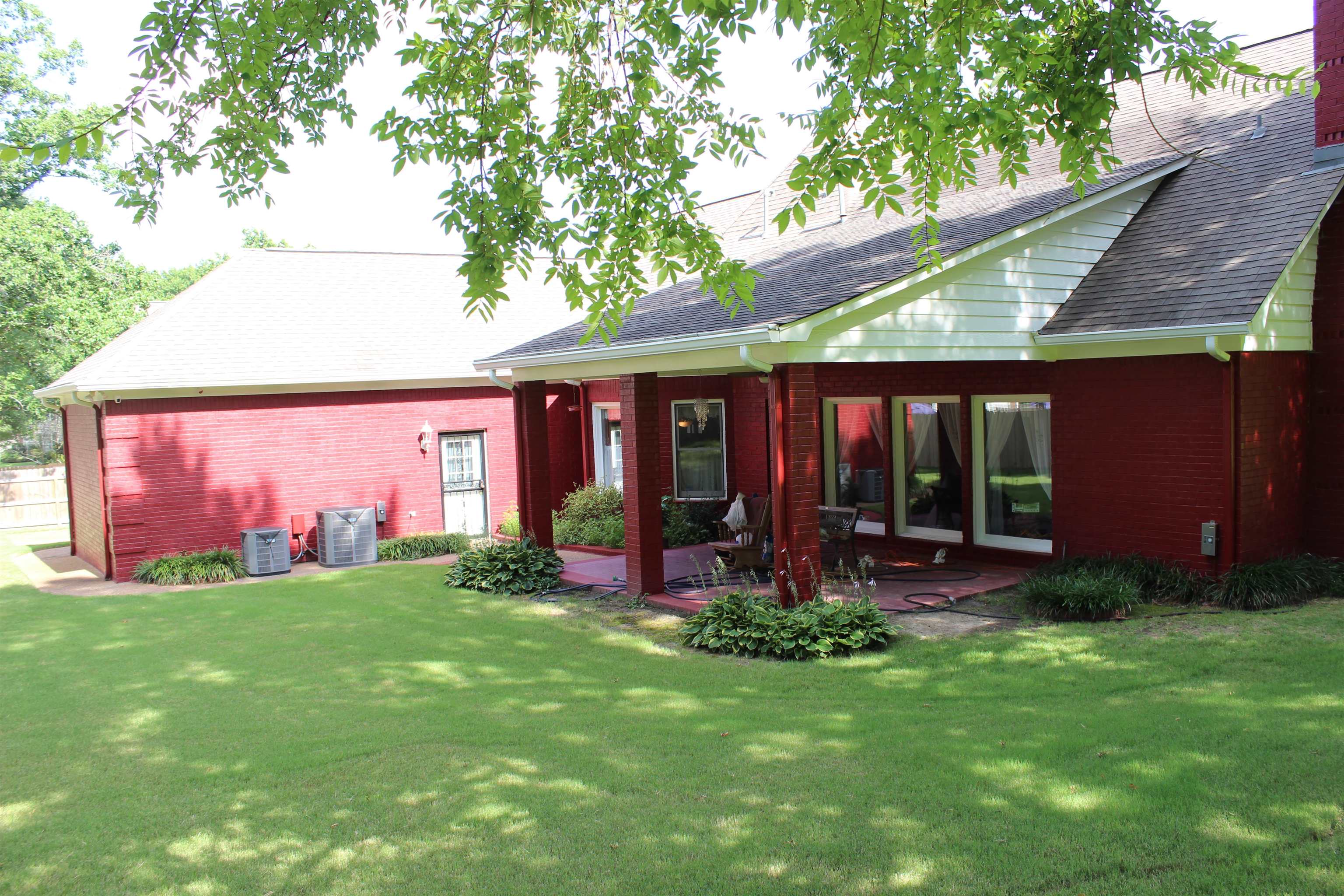 7584 Foster Ridge Road Germantown, TN 38138 - Photo 4 of 17