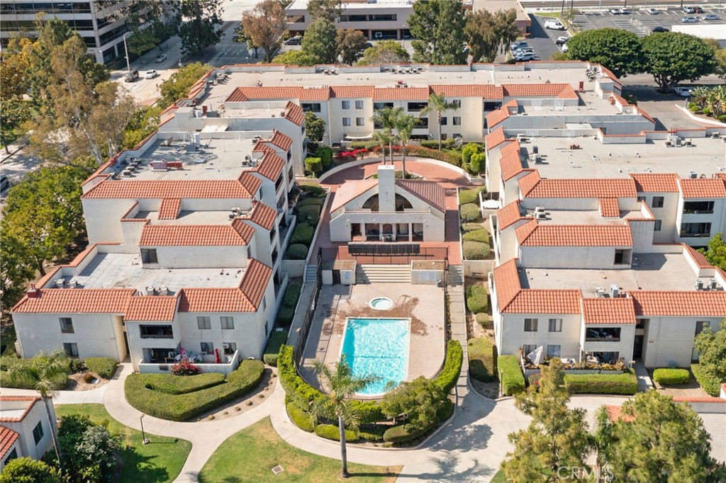 600 West 3rd Street, Unit B205 Santa Ana, CA 92701 - Photo 28 of 34 an aerial view of residential houses with outdoor space