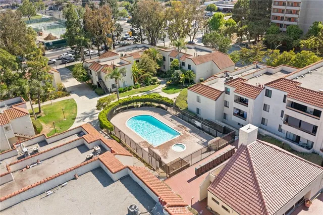 $280,000 | 600 West 3rd Street, Unit B205, Santa Ana, CA 92701