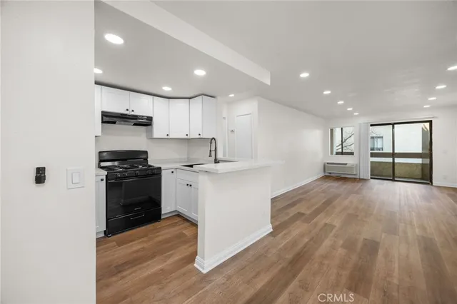 $280,000 | 600 West 3rd Street, Unit B205, Santa Ana, CA 92701