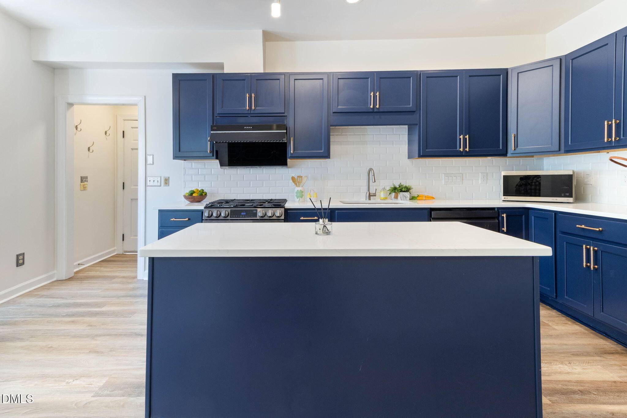 100 Arlington Ridge Cary, NC 27513 - Photo 14 of 66 15-web-or-mls-IMG_4732RE