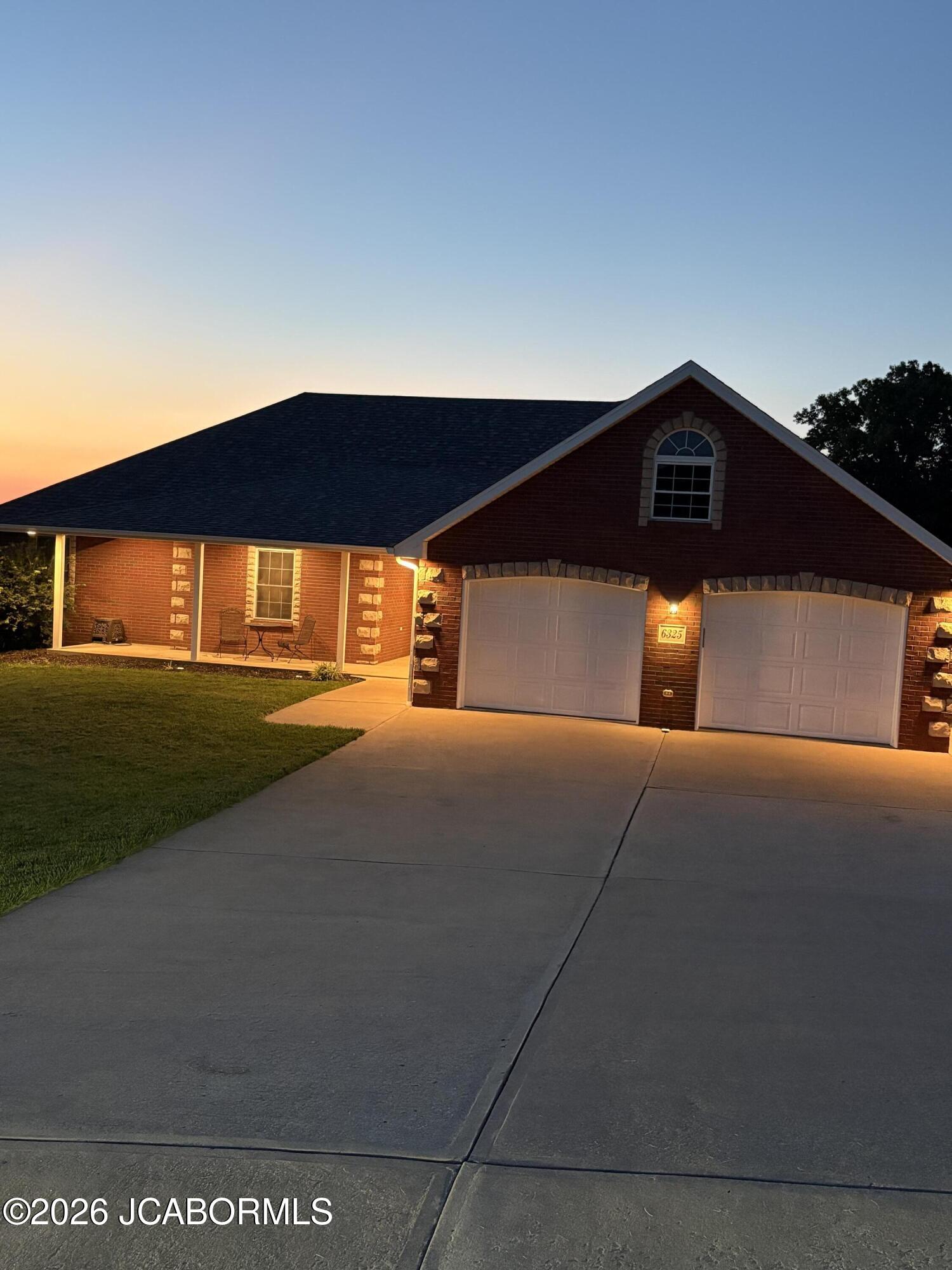 6325 Kleffner Ridge Jefferson City, MO 65101 - Photo 2 of 37