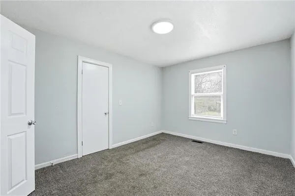 $89,000 | 6915 Agnes Avenue, Kansas City, MO 64132