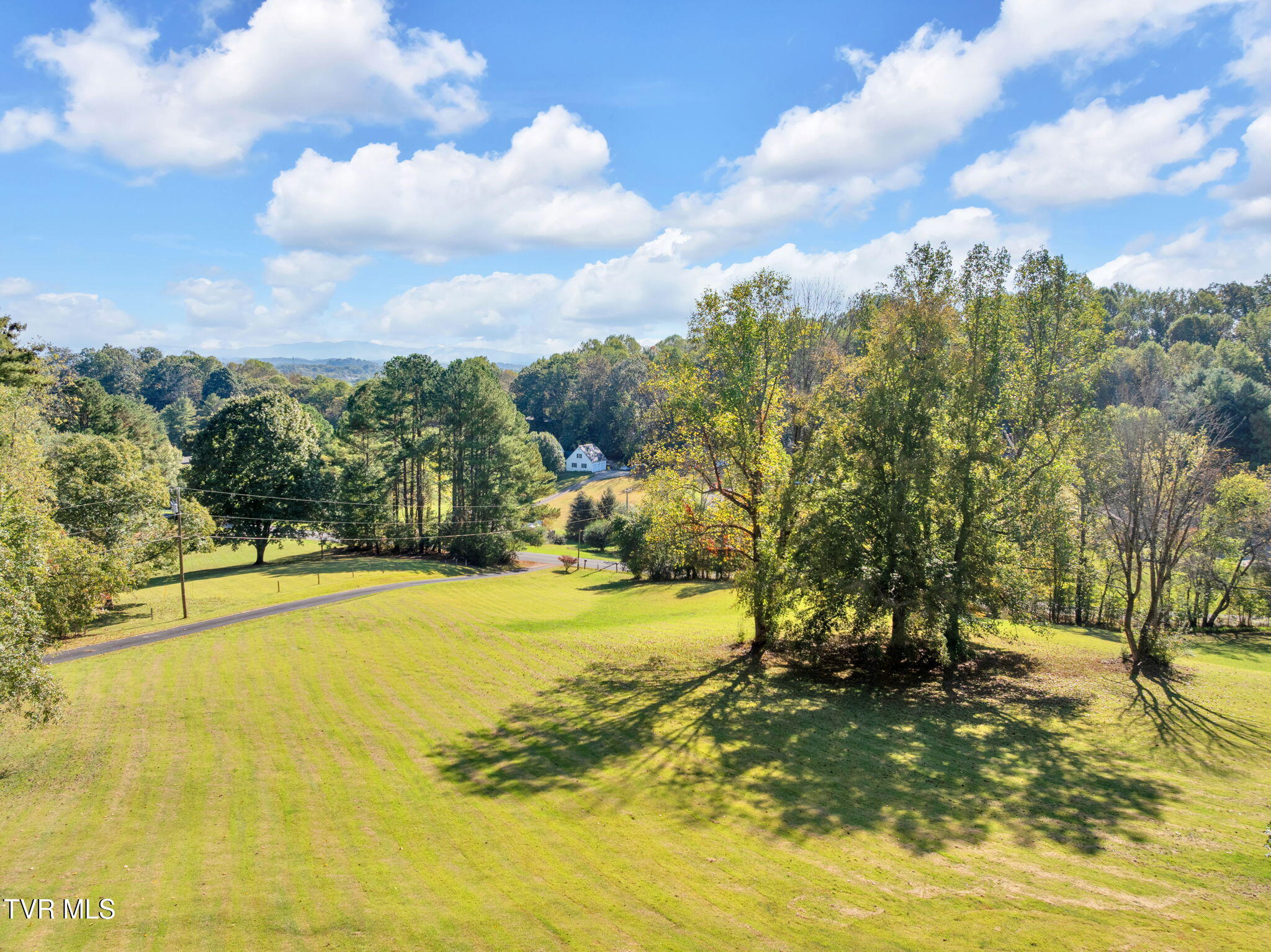 1080 Hidden Valley Road Kingsport, TN 37663 - Photo 54 of 55 8-web-or-mls-JH 20251009-061