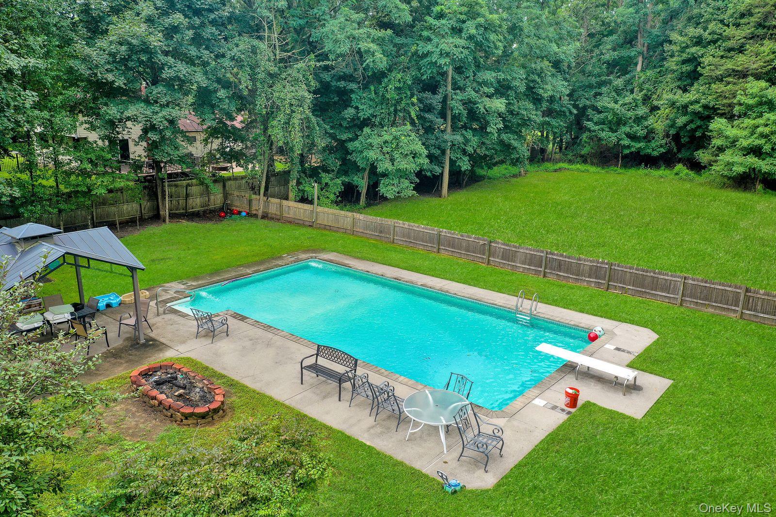 7 Mooney Pond Road Coram, NY 11727 - Photo 29 of 32 Gallery Image 29