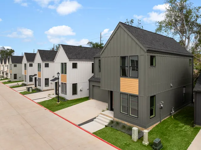 $3,500 | 1941 Sawdust Road, Unit 134, The Woodlands, TX 77380